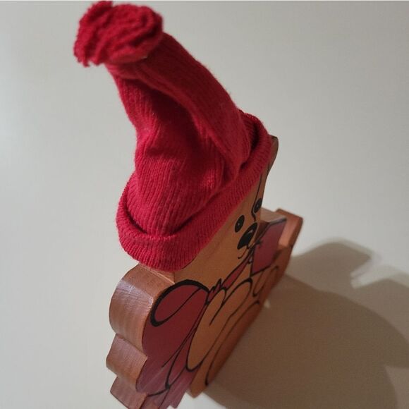 Teddybear Plaque with Red Knit Hat and Bow - Picture 4 of 9